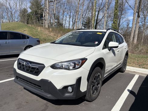 Certified 2023 Subaru Crosstrek 2.0i Premium image 3