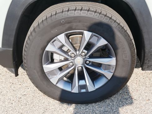 Certified 2026 Chevrolet Equinox LT w/ Convenience Package II AWD/4WD image 7