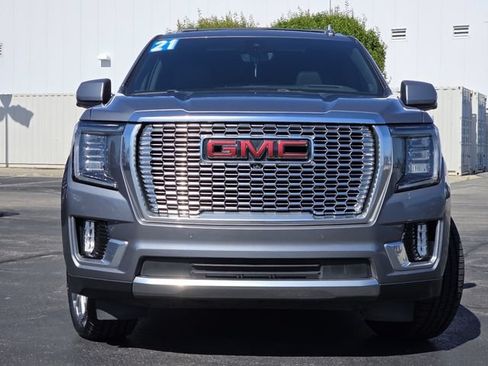 Used 2021 GMC Yukon Denali w/ Denali Premium Package AWD/4WD image 21