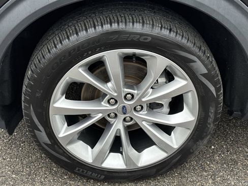 Used 2022 Ford Explorer Platinum w/ Equipment Group 601A image 10