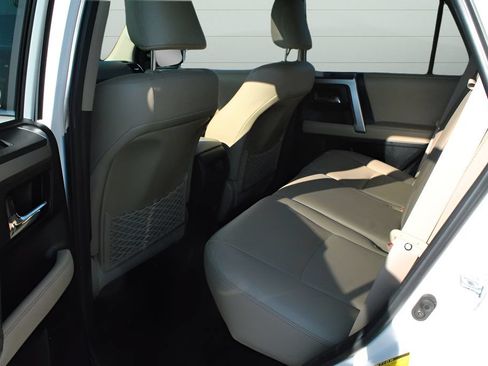 Used 2020 Toyota 4Runner Limited AWD/4WD image 8