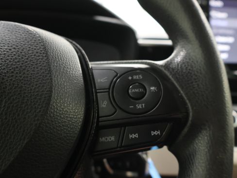 Used 2021 Toyota Corolla LE FWD image 13