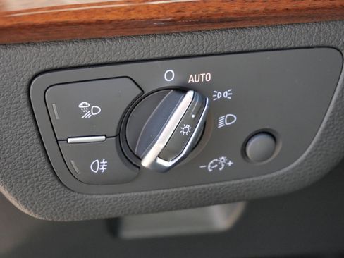 Used 2023 Audi Q5 2.0T Premium w/ Convenience Package image 22