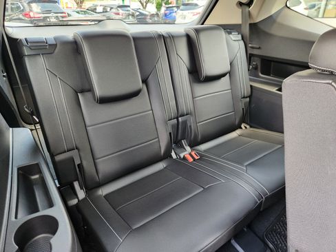 Certified 2023 Volkswagen Atlas SE w/ Black Wheel Package AWD/4WD image 15