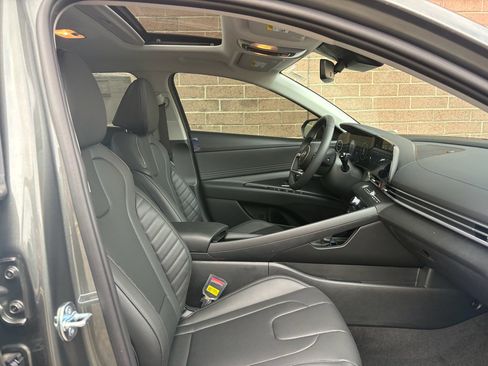 New 2026 Hyundai Elantra Limited FWD image 25