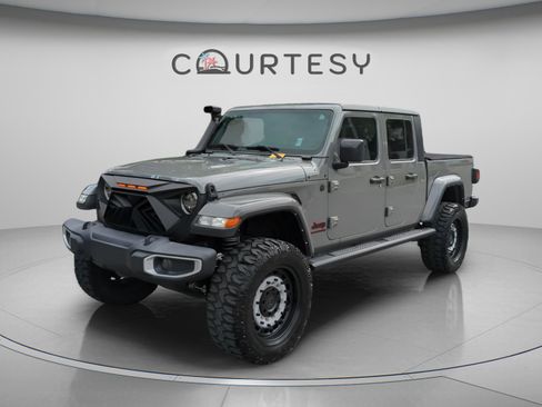 Used 2021 Jeep Gladiator Sport AWD/4WD image 1