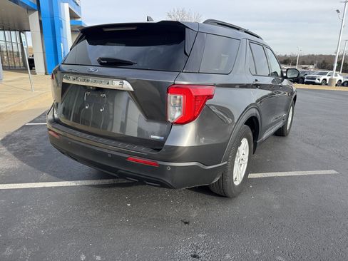 Used 2020 Ford Explorer XLT w/ Comfort Package image 4