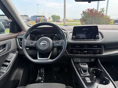 Used 2023 Nissan Rogue SV AWD/4WD image 11