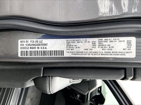 New 2025 Jeep Grand Cherokee Altitude image 21