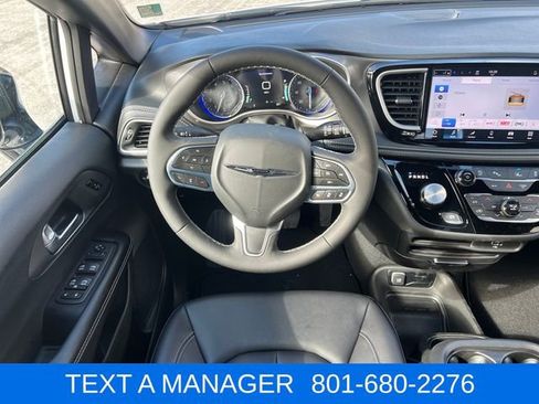 New 2026 Chrysler Pacifica Select FWD image 13