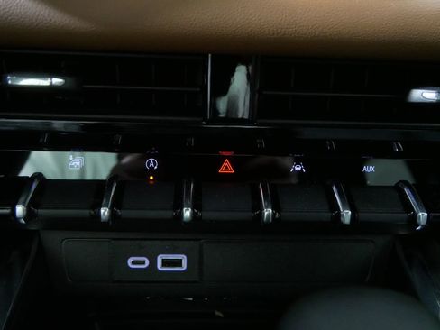 Used 2025 GMC Canyon AT4 w/ Technology Plus Package AWD/4WD image 29