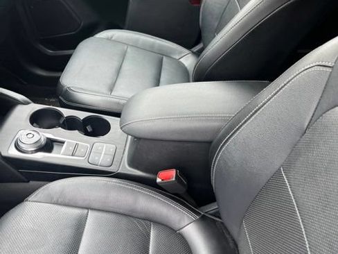 Used 2020 Ford Escape Titanium AWD/4WD image 15