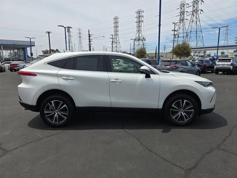 Used 2022 Toyota Venza LE AWD/4WD image 28