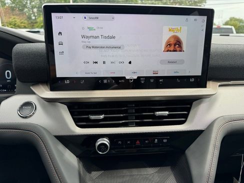 New 2025 Ford Explorer Active w/ Active Comfort Package image 35