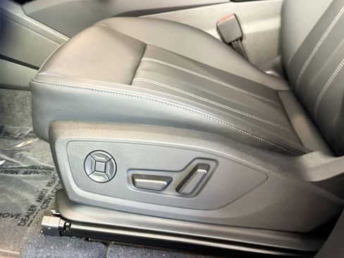 New 2027 Audi Q6 e-tron Premium image 16