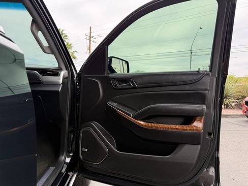 Used 2016 Chevrolet Suburban LTZ RWD image 34