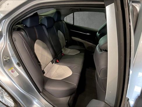 Used 2019 Toyota Camry XLE FWD image 26