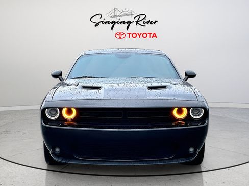 Used 2019 Dodge Challenger SXT w/ Blacktop Package RWD image 3