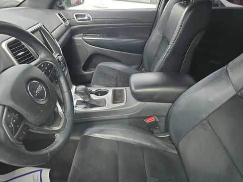 Used 2018 Jeep Grand Cherokee Altitude RWD image 14
