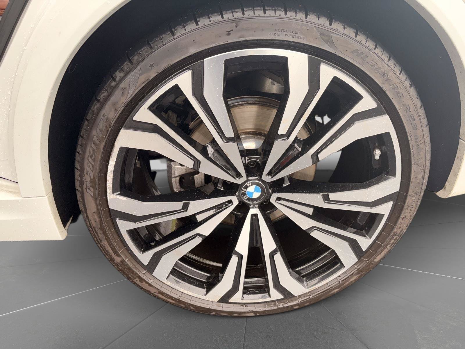 Used 2023 BMW X7 xDrive40i w/ Executive Package AWD/4WD image 6