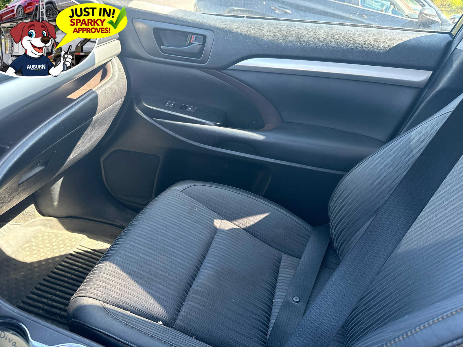 Used 2019 Toyota Highlander Plus AWD/4WD image 15