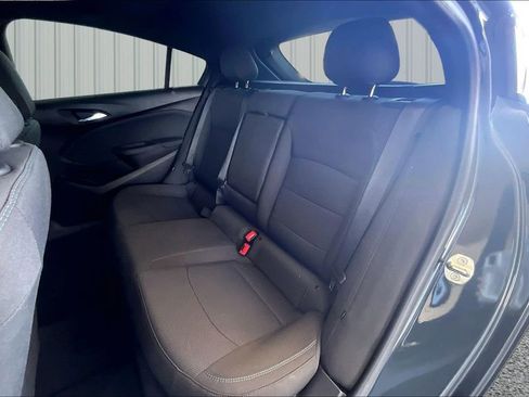 Used 2018 Chevrolet Cruze LT w/ Convenience Package FWD image 17