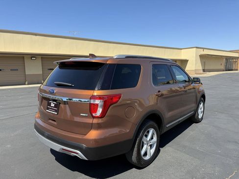 Used 2017 Ford Explorer XLT AWD/4WD image 6