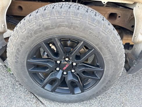 Certified 2024 GMC Sierra 1500 Pro w/ Graphite Edition RWD image 8
