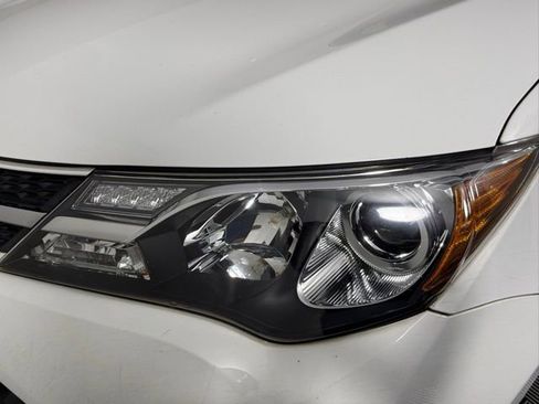 Used 2015 Toyota RAV4 LE image 12