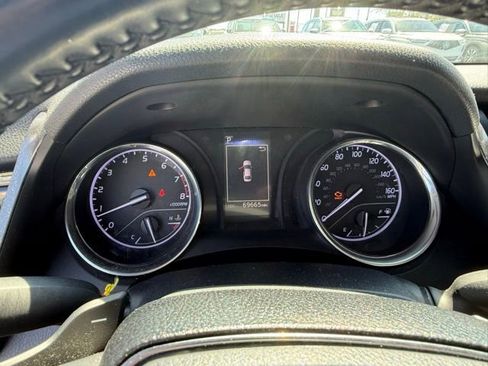 Used 2019 Toyota Camry SE image 10