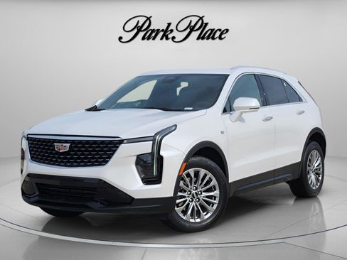 Used 2024 Cadillac XT4 Premium Luxury image 1