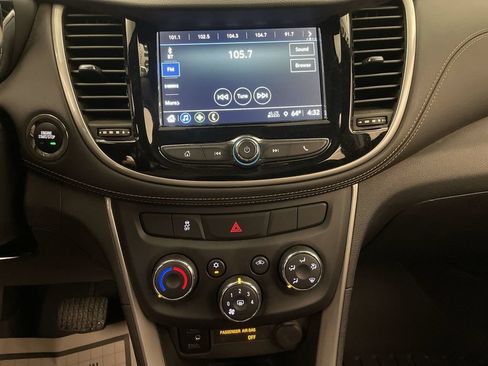 Used 2018 Chevrolet Trax LT w/ LT Convenience Package AWD/4WD image 7