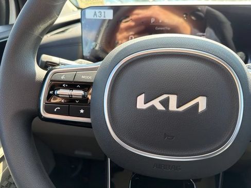 New 2026 Kia Carnival LX FWD image 23