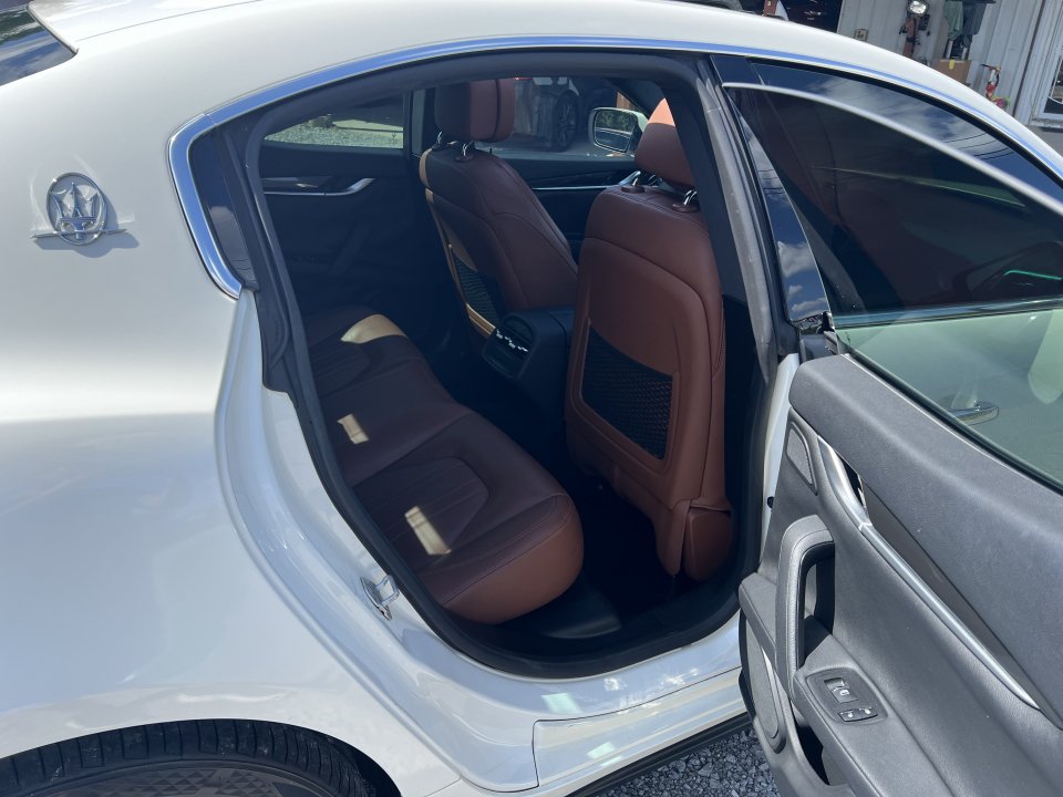 Used 2015 Maserati Ghibli RWD image 14