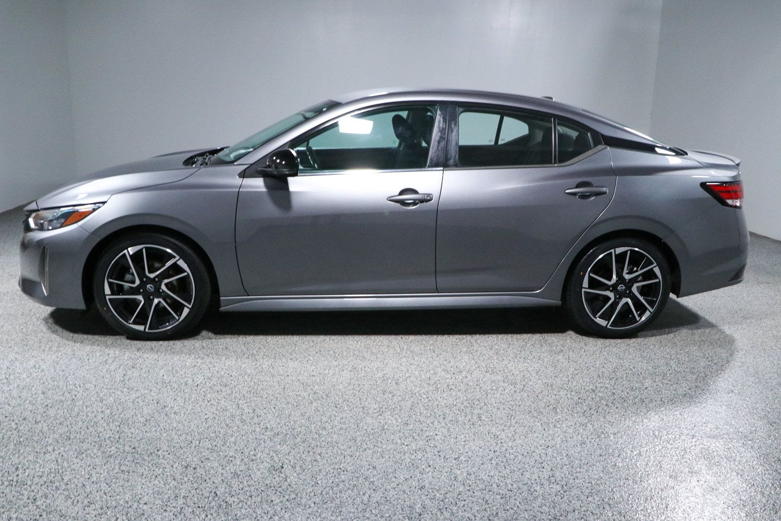 Used 2024 Nissan Sentra SR FWD image 10