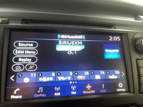 Used 2019 Nissan Titan SV w/ SV Convenience Package image 11