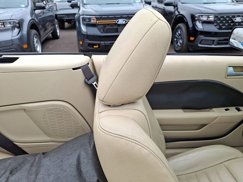 Used 2006 Ford Mustang GT Premium RWD image 13
