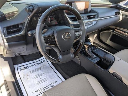Used 2019 Lexus ES 350 w/ Premium Package image 10