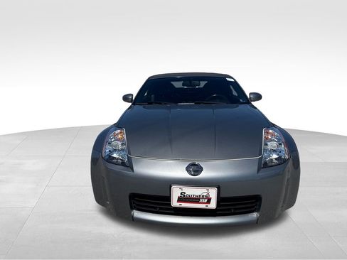 Used 2005 Nissan 350Z Touring RWD image 9