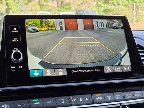 Used 2025 Honda Odyssey Touring image 33