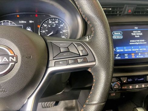 Used 2024 Nissan Kicks SR w/ SR Premium Package FWD image 23