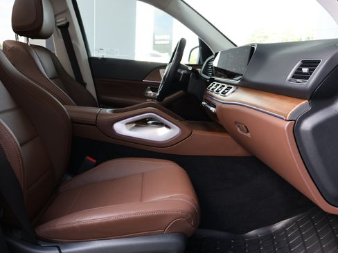 Used 2025 Mercedes-Benz GLE 350 4MATIC image 29