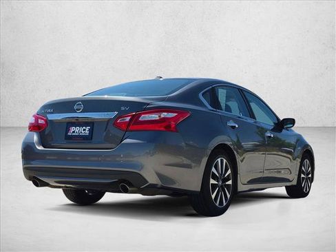 Used 2017 Nissan Altima 2.5 SV FWD image 4