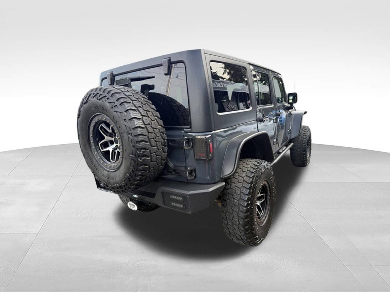 Used 2017 Jeep Wrangler Unlimited Rubicon w/ Max Tow Package AWD/4WD image 5