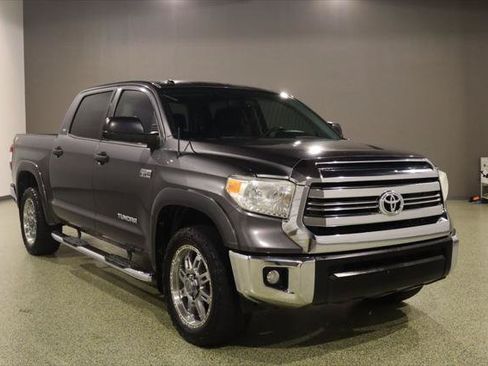 Used 2017 Toyota Tundra SR5 w/ SR5 Upgrade Package RWD image 1