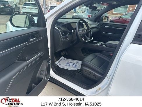 Used 2026 GMC Acadia Elevation w/ Elevation Premium Package AWD/4WD image 9
