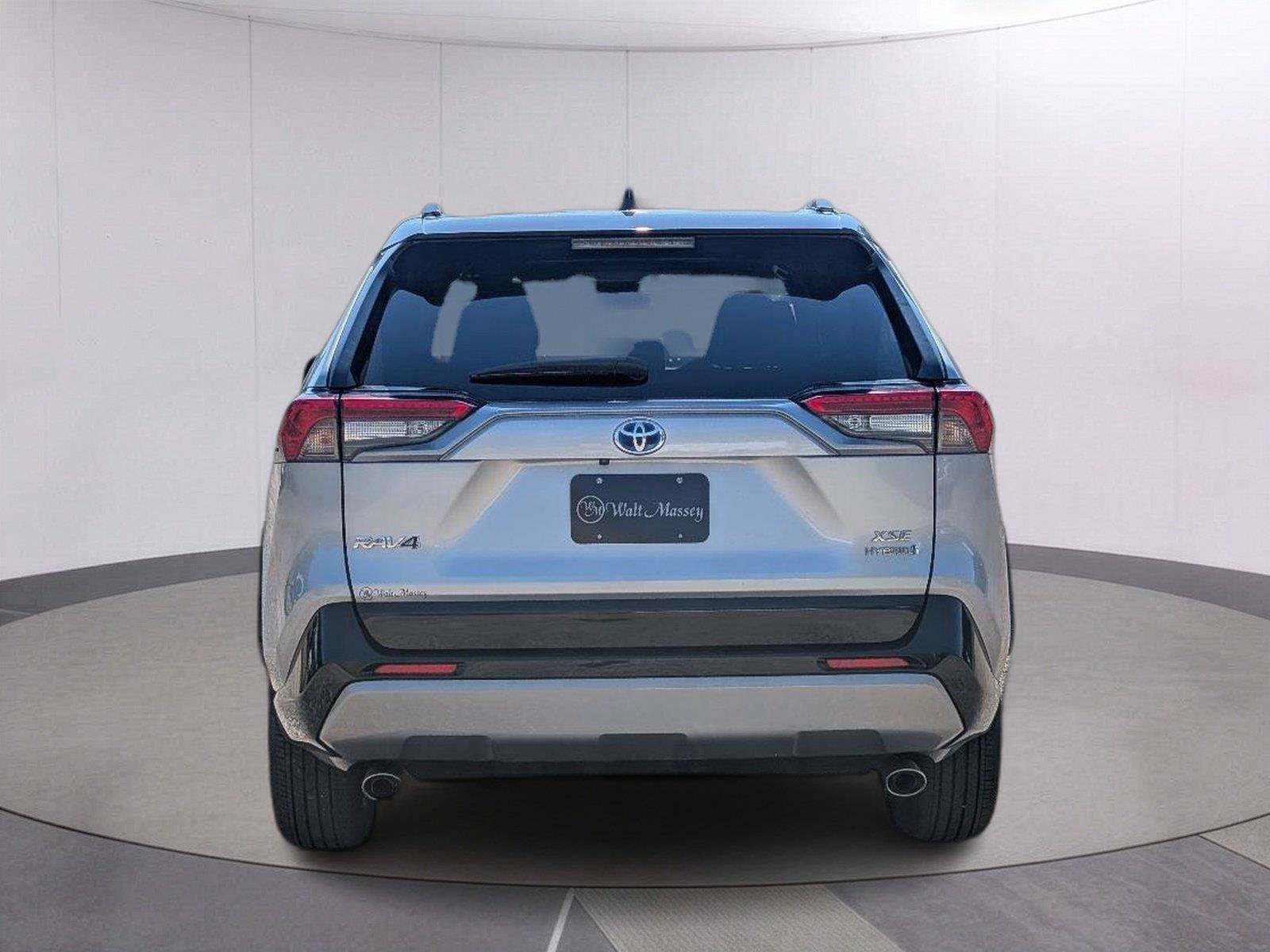 Used 2023 Toyota RAV4 XSE AWD/4WD image 4