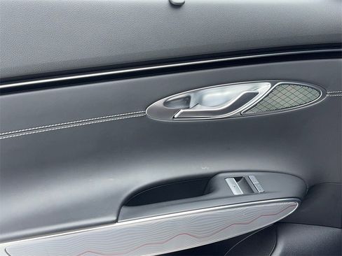 Used 2023 Genesis GV70 2.5T w/ Advanced Package image 45