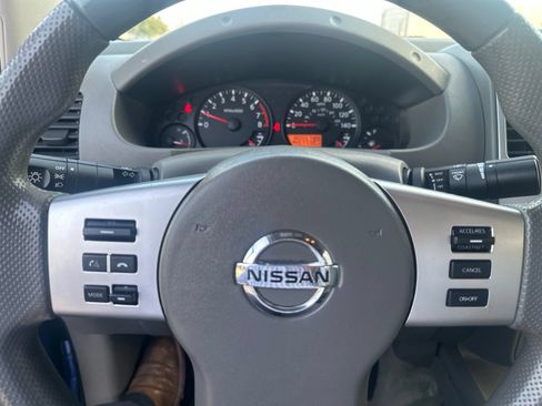 Used 2015 Nissan Frontier SV RWD image 10
