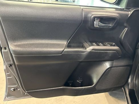 Used 2021 Toyota Tacoma TRD Sport AWD/4WD image 7